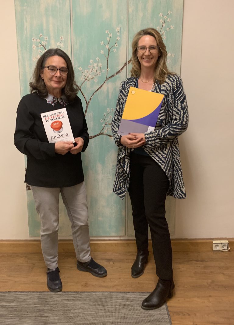 Firma de convenio de colaboración entre FIADYS y H-Amikeco